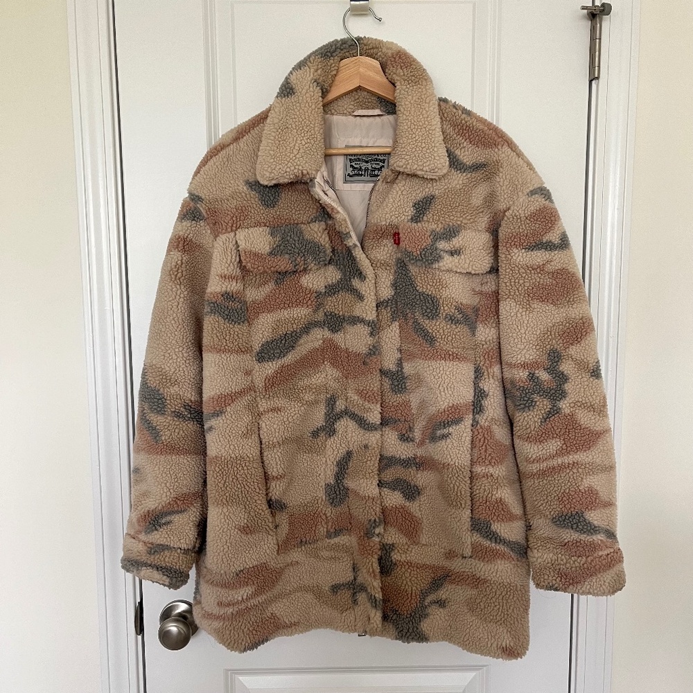 Levi’s Camo Sherpa Oversize Trucker Jacket